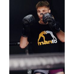 MANTO t-shirt LOGO czarny. Czarne t-shirty męskie Manto, bez wzorów, bez kołnierzyka. Za 99.00 zł.