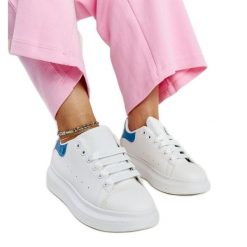 Białe sneakersy eko-skórzane Fatimah. Białe trampki i tenisówki damskie bez wzorów, z gumy, eleganckie, bez zapięcia. Za 101.26 zł.