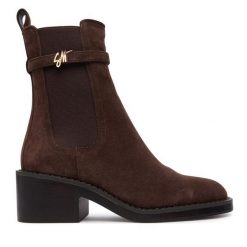 Botki Steve Madden. Brązowe botki damskie Steve Madden, bez obcasa, na słupku, bez zapięcia. Za 729.99 zł.