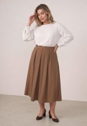 Brązowa Rozkloszowana Spódnica z Wysokim Stanem Ismotis. Brązowe spódnice damskie Born2be, l, bez wzorów, z podwyższonym stanem, plus size, midi, dopasowane. Za 89.99 zł.