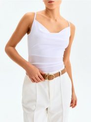 Gładki pasek z metalową klamrą - brązowy. Brązowe paski damskie Sinsay, bez wzorów. Za 15.99 zł.