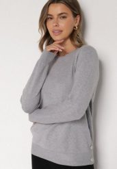 Szary Sweter z Guzikami z Boku Tusiana. Szare swetry damskie Born2be, bez wzorów, z jeansu, klasyczne, bez kołnierzyka, bez ramiączek, bez kaptura. Za 79.99 zł.