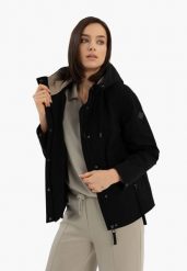 Kurtka wodoodporna z kapturem J-LAGUSTI. Czarne kurtki damskie Volcano, l, bez wzorów, z materiału, z kapturem. Za 339.99 zł.