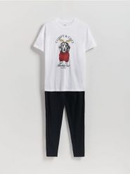 Dwuczęściowa piżama ze świątecznym motywem - biały. Białe piżamy męskie Reserved, l, bez wzorów, z bawełny, bez ramiączek. Za 139.99 zł.