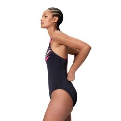 Damski kostium kąpielowy 1-częściowy Speedo Medley Logo. Czerwone kostiumy jednoczęściowe damskie Speedo, s, bez wzorów, z materiału, eleganckie, na fitness i siłownię. Za 316.95 zł.