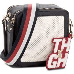Torebka TOMMY HILFIGER - Gigi Hadid Sq Crossover AW0AW05297 906. Torebki do ręki damskie marki Tommy Hilfiger. W wyprzedaży za 359.00 zł.