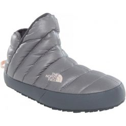 The North Face Kapcie W Thermoball Traction Bootie Shiny Frost Gre 39. Szare kapcie damskie The North Face, z gumy. W wyprzedaży za 159.00 zł.