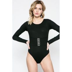 Missguided - Bluzka. Szare bluzki damskie Missguided, z dzianiny, casualowe, z okrągłym kołnierzem. W wyprzedaży za 49.90 zł.