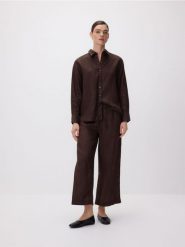 Lniana koszula - ciemnobrązowy. Brązowe koszule damskie Reserved, l, bez wzorów, z tkaniny, bez kołnierzyka, bez ramiączek. Za 179.99 zł.