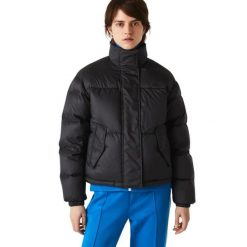 Kurtka turystyczna damska Lacoste. Czarne kurtki damskie Lacoste, na zimę, xs, z aplikacjami, z puchu, bez kaptura. Za 827.00 zł.