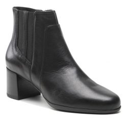Botki Geox. Czarne botki damskie Geox, bez obcasa, na słupku, bez zapięcia. Za 539.99 zł.