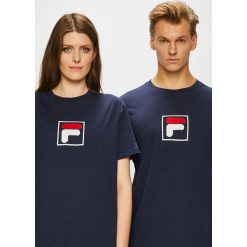 Fila - T-shirt. Czarne t-shirty damskie Fila, z aplikacjami, z bawełny, z okrągłym kołnierzem. W wyprzedaży za 119.90 zł.