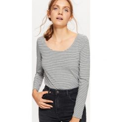 Koszulka z długim rękawem - Jasny szary. T-shirty damskie marki Cropp. W wyprzedaży za 19.99 zł.