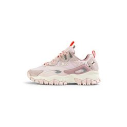 Buty damskie sportowe trekingowe Fila RAY TRACER TR2. Czerwone obuwie sportowe damskie Fila, bez wzorów, z materiału, trekkingowe. Za 622.00 zł.