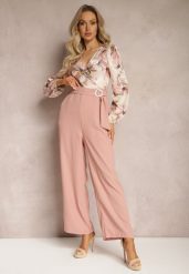 Różowy Kwiatowy Kombinezon z Kopertowym Dekoltem z Paskiem i Szerokimi Nogawkami Vinia. Czerwone sukienki damskie Renee, na co dzień, l, bez wzorów, eleganckie, bez kołnierzyka, bez ramiączek, kopertowe. Za 139.99 zł.