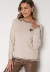 Beżowy Sweter Ozdobiony Paskami i Aplikacją Tusanne. Brązowe swetry damskie Born2be, uniwersalny, z aplikacjami, z jeansu, eleganckie, bez kołnierzyka, bez ramiączek, bez kaptura. Za 79.99 zł.