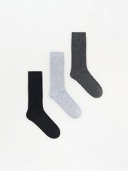Długie skarpety 3 pack - szary. Szare skarpety damskie Reserved, bez wzorów. Za 49.99 zł.
