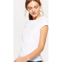 Gładka koszulka BASIC - Biały. Białe t-shirty damskie Cropp. Za 19.99 zł.