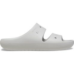 Crocs Classic Sandal 2.0. Białe klapki damskie Crocs, bez wzorów, klasyczne, bez obcasa. Za 168.50 zł.