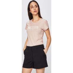 G-Star Raw - Top. Czerwone t-shirty damskie G-Star Raw, l, bez wzorów, z bawełny, casualowe, bez kołnierzyka. Za 139.90 zł.