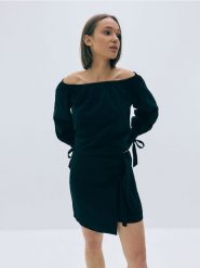 Spódnica mini z wiskozy - czarny. Czarne spódnice damskie Reserved, l, bez wzorów, z wiskozy, mini, kopertowe. W wyprzedaży za 19.99 zł.