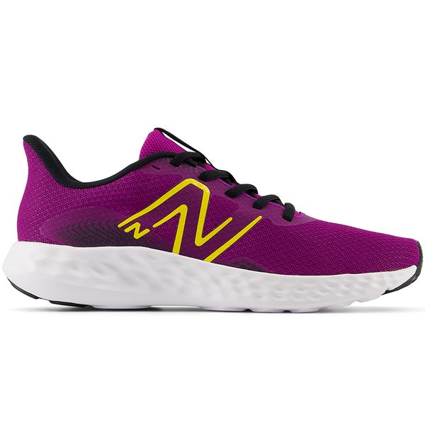 Buty damskie New Balance W411CF3 – fioletowe. Fioletowe obuwie sportowe damskie New Balance, bez wzorów, z syntetyku, do biegania. Za 149.99 zł.