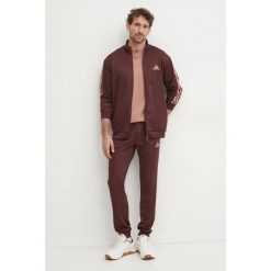 Dres Basic 3-Stripes French Terry Rozmiar XL Czerwony - JI8872. Brązowe buty sportowe męskie Adidas, z dresówki, bez zapięcia, na fitness i siłownię. Za 250.00 zł.