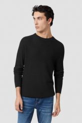GUESS Czarny sweter męski Davin Cn Ls. Czarne swetry przez głowę męskie Guess, l, z aplikacjami, z bawełny, bez kołnierzyka. W wyprzedaży za 322.99 zł.