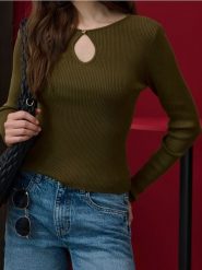 Sweter - żółty. Żółte swetry damskie Sinsay, l, bez wzorów, bez kołnierzyka, bez ramiączek, bez kaptura. W wyprzedaży za 15.99 zł.