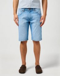 MESKIE SPODENKI WRANGLER COLTON SHORTS SLATE SHADE 112362489. Szorty męskie Wrangler, bez wzorów, z jeansu. Za 169.99 zł.