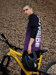 4F T-shirt relaxed z nadrukiem męski - czarny XL. Czarne t-shirty męskie 4f, m, bez wzorów, z bawełny, bez kołnierzyka. Za 89.99 zł.