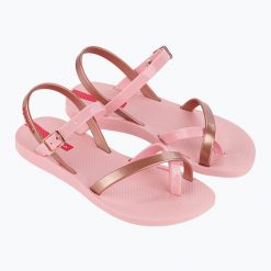 Sandały dziecięce Ipanema Fashion Sand. Czerwone sandały dziewczęce Ipanema, z materiału, bez zapięcia. Za 62.99 zł.