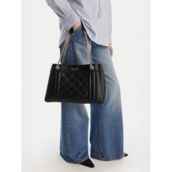 Torebka Nine West. Czarne torebki do ręki damskie Nine West, bez wzorów, bez dodatków. Za 299.99 zł.