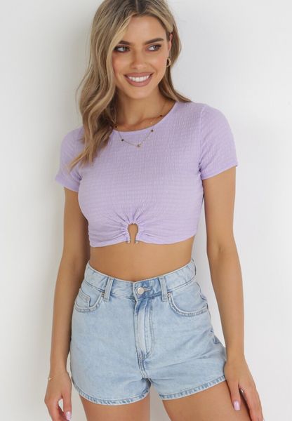 Fioletowy Krótki T-shirt z Ozdobnym Rozcięciem Likina. Fioletowe bluzki damskie Born2be, s, z aplikacjami, bez kołnierzyka, bez ramiączek. Za 49.99 zł.