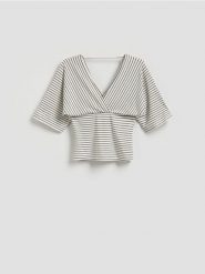 Bluzka z kimonowym rękawem - wielobarwny. Bluzki damskie Reserved, l, bez wzorów, z dzianiny, bez kołnierzyka, bez ramiączek. Za 69.99 zł.