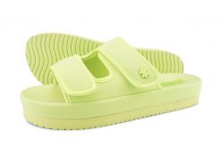 Klapki plażowe damskie Flip Flop Velcro Flower. Zielone klapki damskie Flip Flop, bez wzorów, z materiału, bez obcasa. Za 95.49 zł.