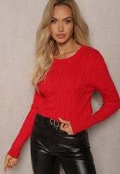 Czerwony Sweter z Wiskozą i Ozdobnym Splotem Saviana. Czerwone swetry damskie Renee, bez wzorów, z jeansu, casualowe, bez kołnierzyka, bez ramiączek, bez kaptura. Za 79.99 zł.