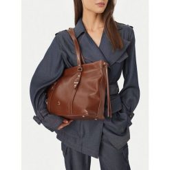 Torebka Beverly Hills Polo Club. Brązowe torebki do ręki damskie Beverly Hills Polo Club, bez wzorów, klasyczne, bez dodatków. Za 229.99 zł.