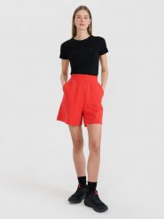 4F Spodenki dresowe damskie - czerwone M. Czerwone szorty sportowe damskie 4f, l, bez wzorów, z bawełny, sportowe. W wyprzedaży za 59.99 zł.