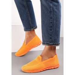 Pomarańczowe Tenisówki Pasquier. Brązowe trampki i tenisówki damskie Renee, bez wzorów, z tkaniny, eleganckie, przed kostkę, bez zapięcia. Za 39.99 zł.