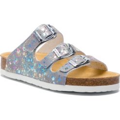 Klapki DR. BRINKMANN - 500274 D Silber 92. Szare klapki damskie Dr. Brinkmann, bez wzorów, z materiału, bez obcasa, bez zapięcia. W wyprzedaży za 129.00 zł.