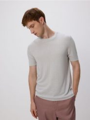 T-shirt regular z lnem - jasnoszary. Szare t-shirty męskie Reserved, l, bez wzorów, z dzianiny, bez kołnierzyka. W wyprzedaży za 79.99 zł.
