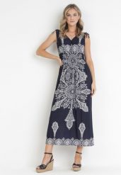 Granatowa Sukienka w Stylu Boho z Gumką w Talii i Sznurkami przy Ramionach Niree. Niebieskie sukienki damskie Born2be, na imprezę, l, bez wzorów, boho, bez kołnierzyka, bez ramiączek, maxi. Za 64.99 zł.