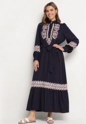 Granatowa Rozkloszowana Sukienka z Wiskozy w Stylu Boho ze Stójką i Haftem Kolionisea. Niebieskie sukienki damskie Born2be, na co dzień, m, bez wzorów, z wiskozy, boho, bez kołnierzyka, bez ramiączek, maxi, kopertowe. Za 259.99 zł.