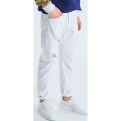 Jeansy comfort - Biały. Jeansy męskie marki Cropp. Za 119.99 zł.