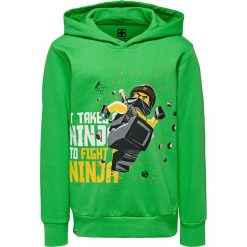 Bluza "CM-50120" w kolorze zielonym. Zielone bluzy dla chłopców marki LEGO Wear, bez wzorów, z bawełny, bez ramiączek. W wyprzedaży za 59.95 zł.
