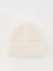 Czapka beanie z domieszką wełny - złamana biel. Czapki i kapelusze damskie Reserved, bez wzorów, z wełny. W wyprzedaży za 32.99 zł.