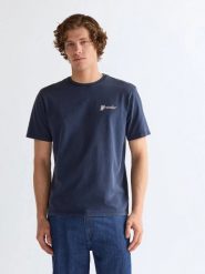 MESKA KOSZULKA WRANGLER GRAPHIC TEE NAVY 112377995. Niebieskie t-shirty męskie Wrangler, l, bez wzorów, bez kołnierzyka. Za 69.99 zł.