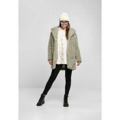 Płaszcz damski Urban Classics oversized sherpa. Białe płaszcze damskie Urban Classics, m, bez wzorów, z tkaniny, bez kaptura. Za 322.35 zł.