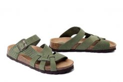 DR. BRINKMANN 701006-07 grun, klapki damskie. Zielone klapki damskie Dr. Brinkmann, bez wzorów, ze skóry, bez obcasa. Za 229.42 zł.